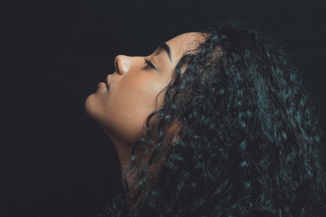 Air Dry vs Diffusing: What’s Best for Your Curl Pattern?